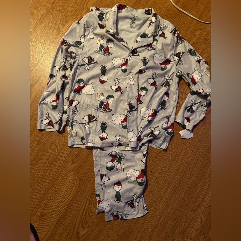 Peanuts snoopy winter/Christmas PJ set xl